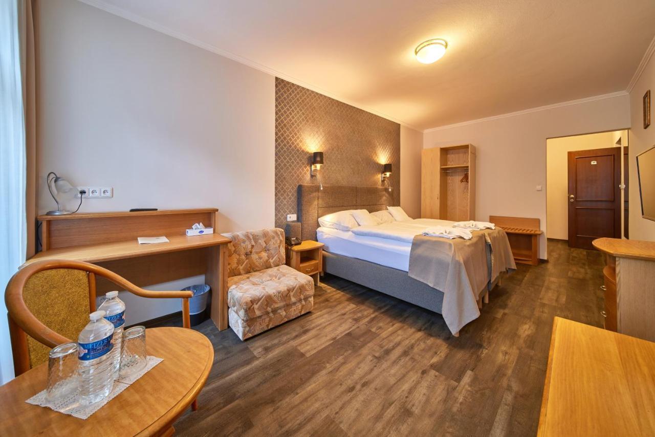 Hotel Adam Trutnov Εξωτερικό φωτογραφία