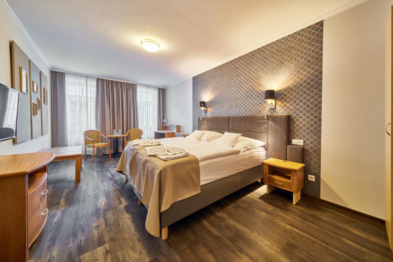 Hotel Adam Trutnov Εξωτερικό φωτογραφία