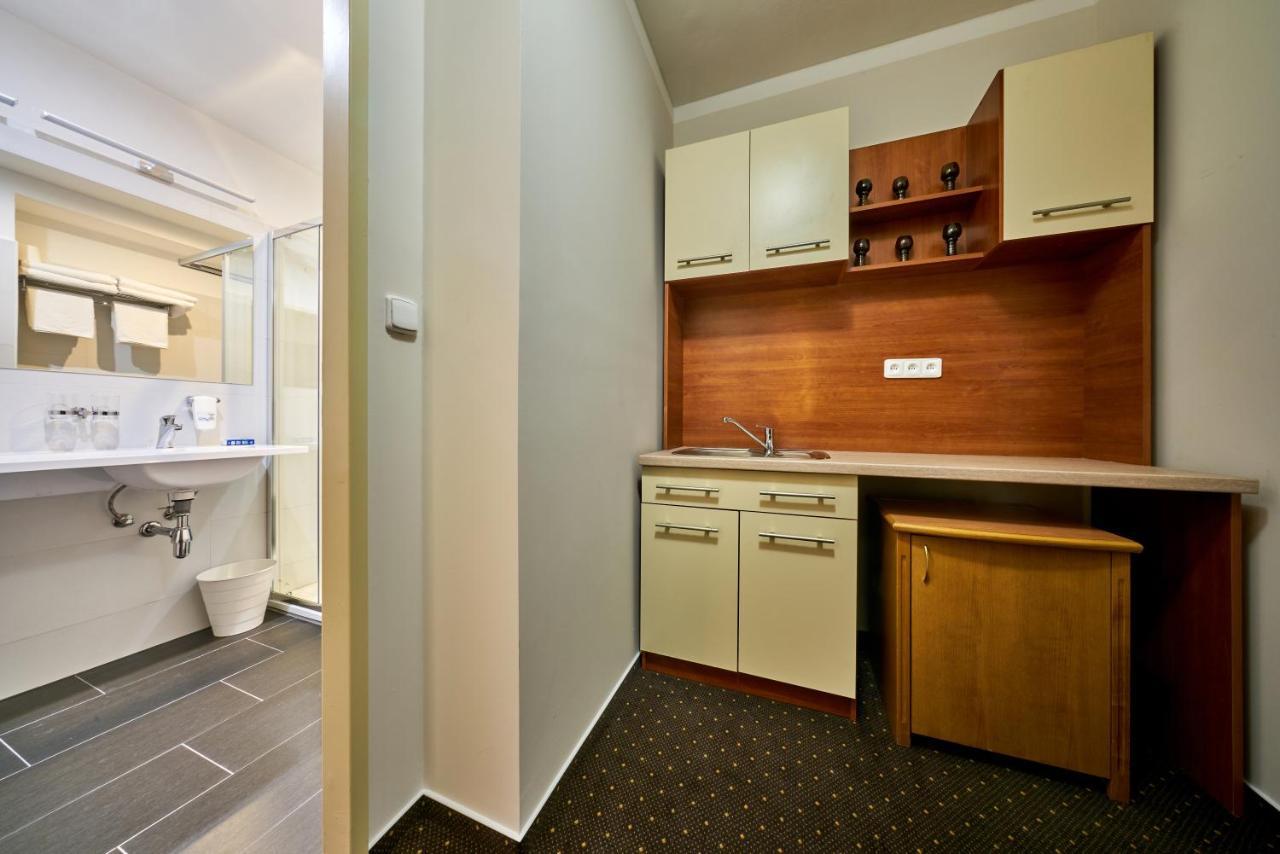 Hotel Adam Trutnov Εξωτερικό φωτογραφία